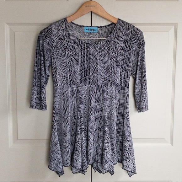 Broadway On Tops - Broadway On Black and White Geometric Print Tunic Top Asymmetrical Womens Sz L